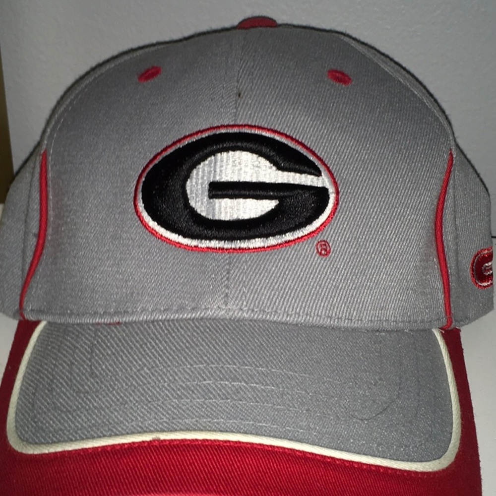 2 Georgia bulldogs hats